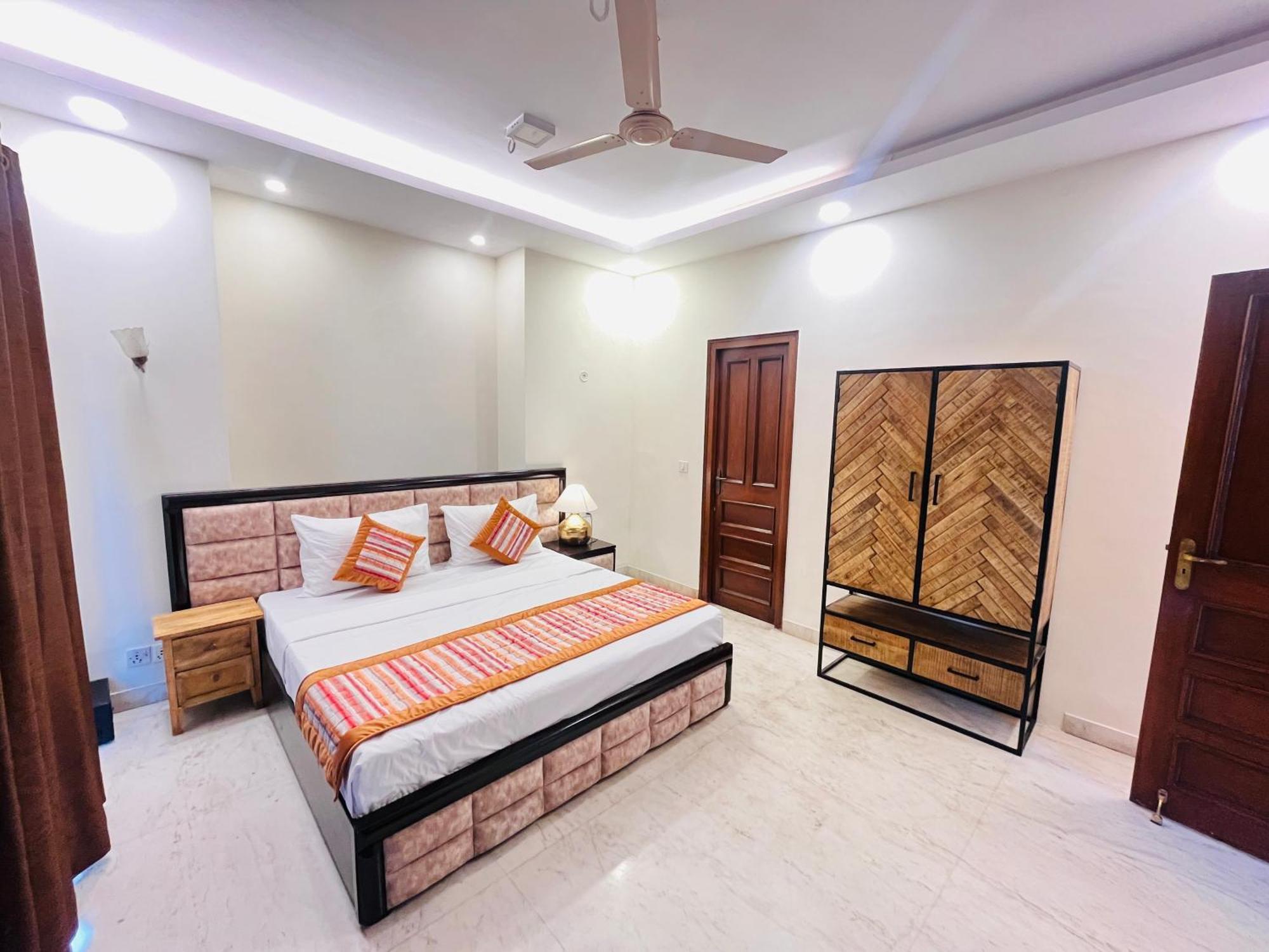 Grove Residency Hauz Khas New Delhi Couple Friendly Hotel Exterior photo