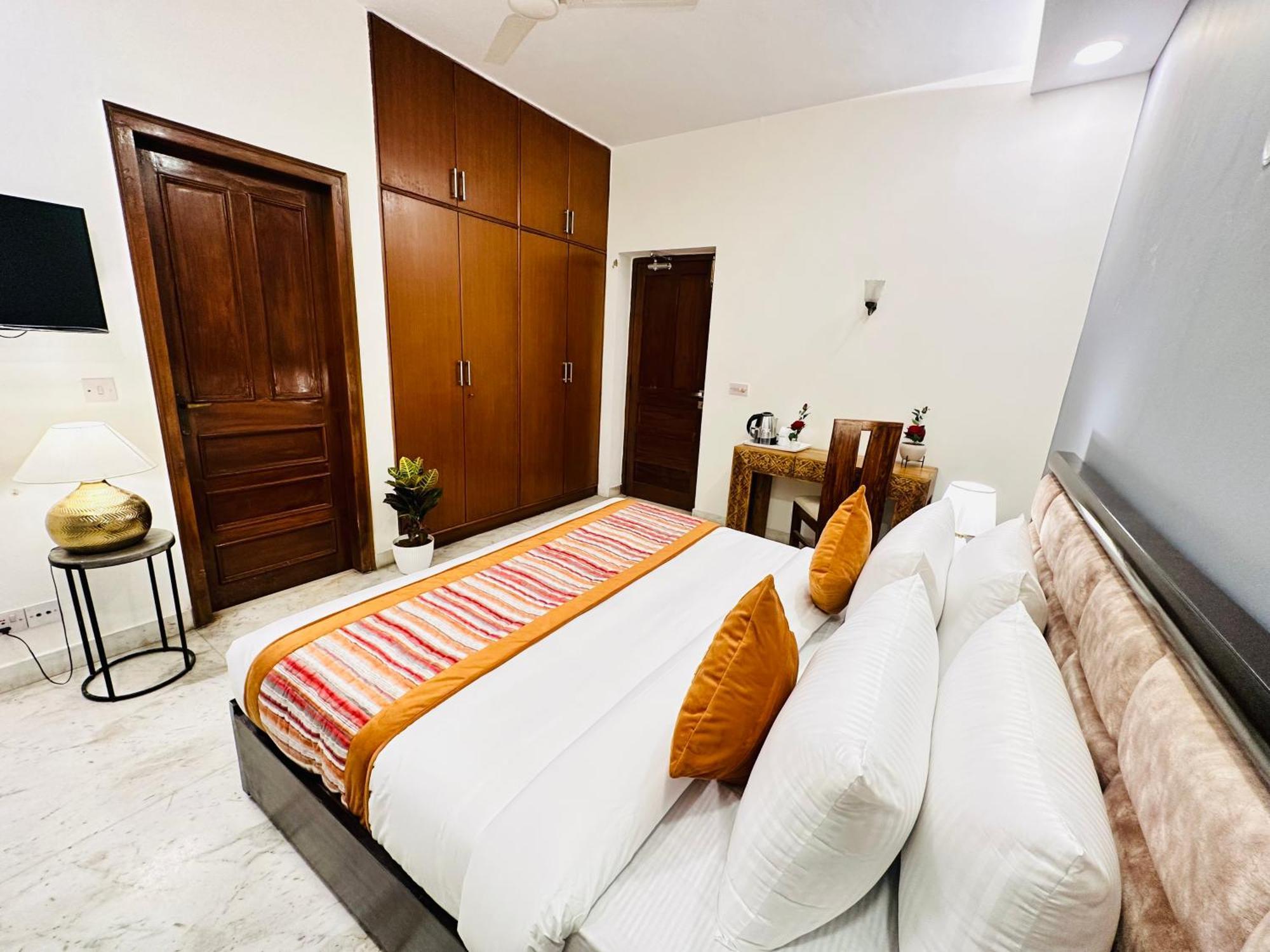 Grove Residency Hauz Khas New Delhi Couple Friendly Hotel Exterior photo