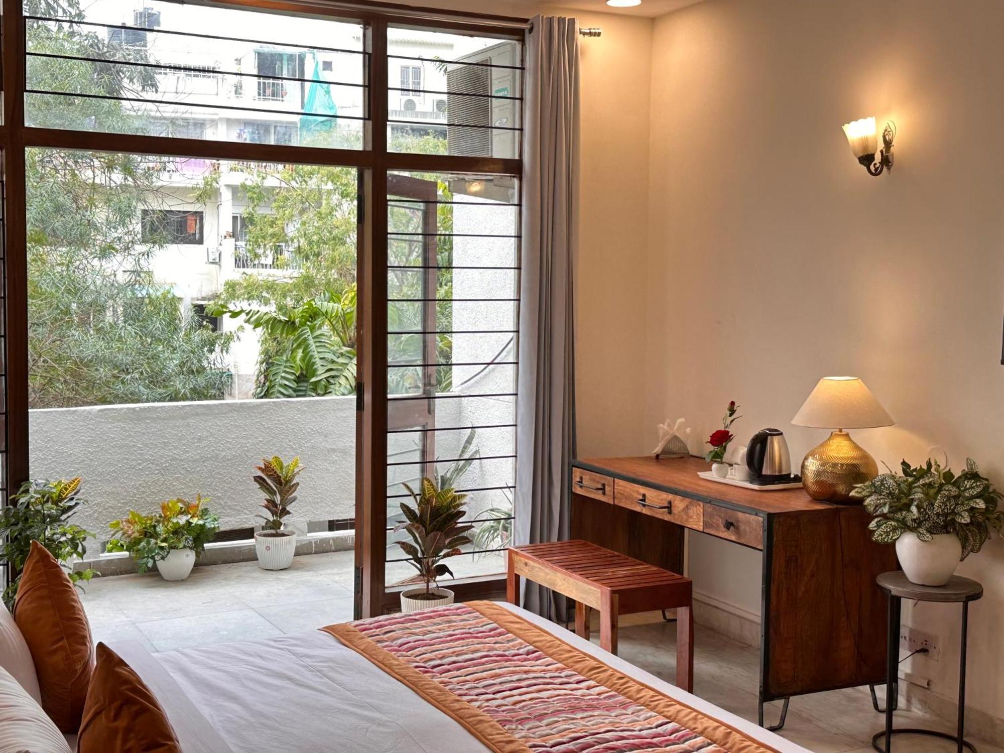 Grove Residency Hauz Khas New Delhi Couple Friendly Hotel Exterior photo