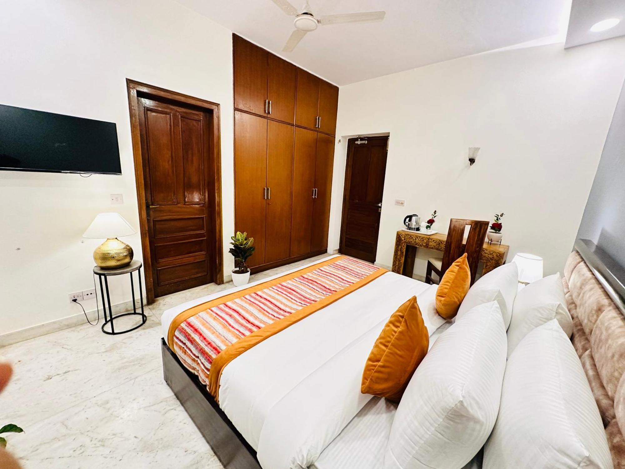 Grove Residency Hauz Khas New Delhi Couple Friendly Hotel Exterior photo