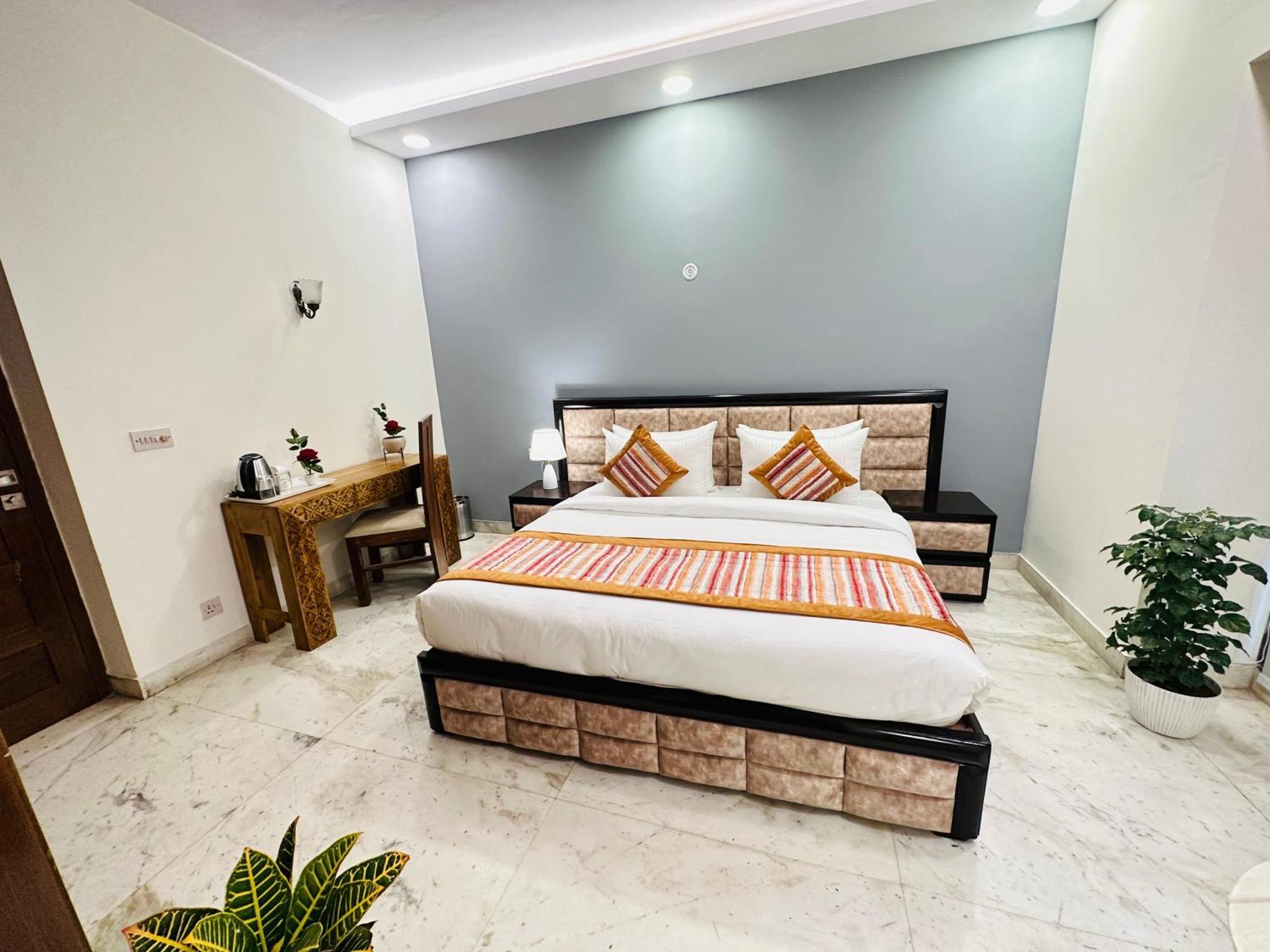 Grove Residency Hauz Khas New Delhi Couple Friendly Hotel Exterior photo