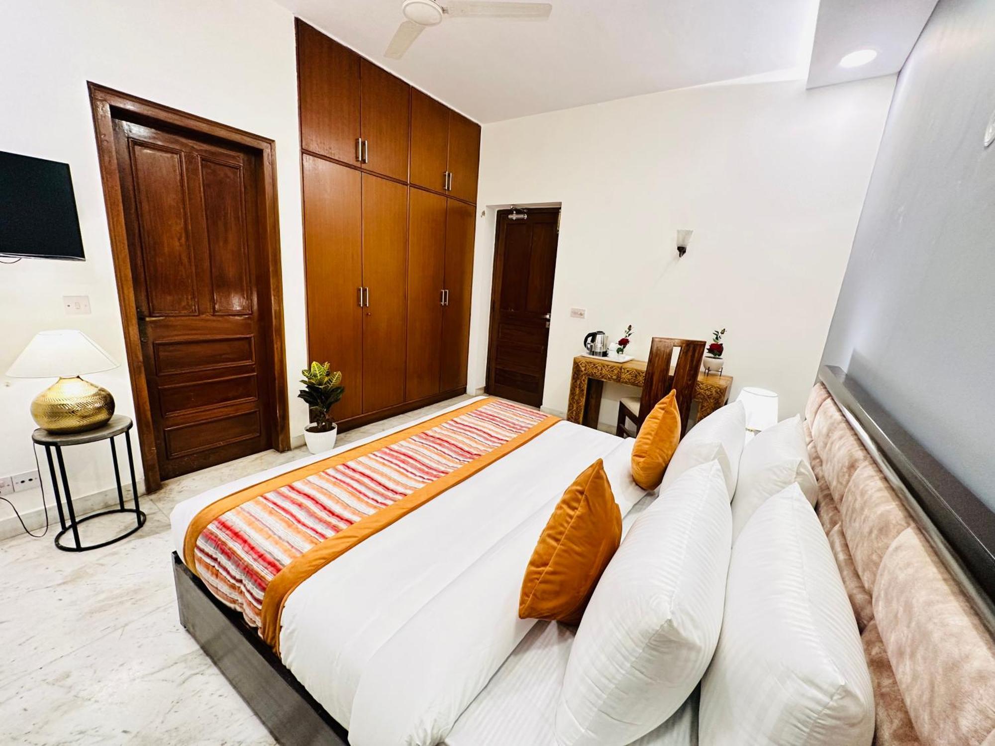 Grove Residency Hauz Khas New Delhi Couple Friendly Hotel Exterior photo